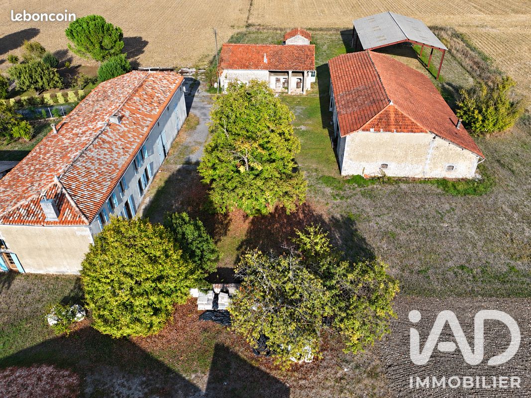Maison 6 pièces 190 m² · à Baignes-Sainte-Radegonde · 190 m² · 242 500 €