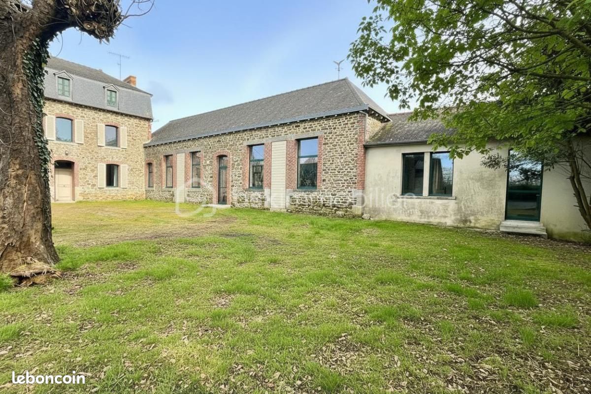 Maison 7 pièces 273 m² · à La Guerche-de-Bretagne · 273 m² · 445 000 €