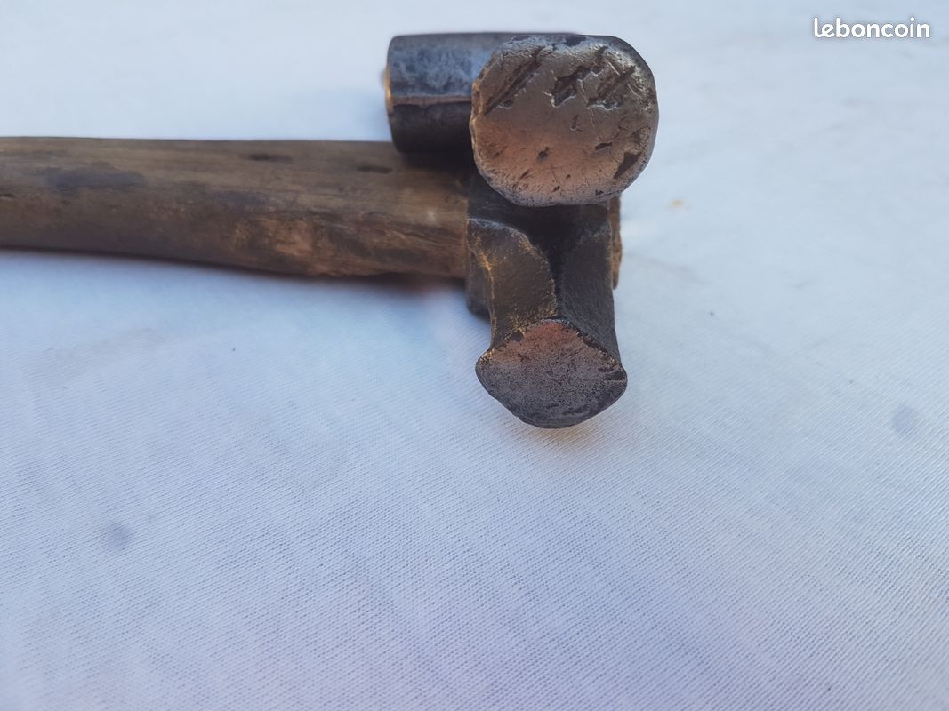 marteau forgé de couvreur ardoisier outil ancien
