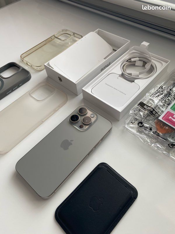 IPhone 15 Pro 256Go Titane Naturel + coques - Comme neuf - Facture (image 7)