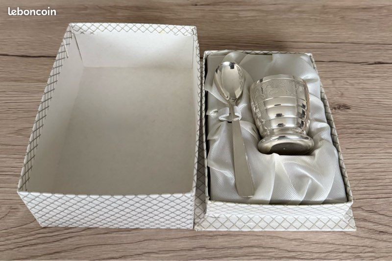 ANCIEN COQUETIER SOUCOUPE + Cuillere Metal Argente EUR 10,00 - FR