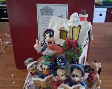 Disney holiday harmony enesco showcase - Collection