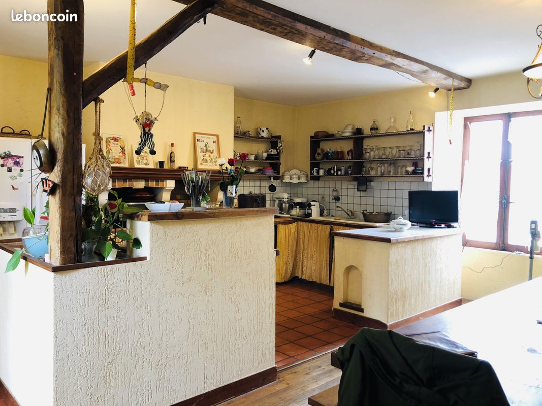 Maison 8 pièces 160 m² - La Grimaudière 86330 (image principale 8)