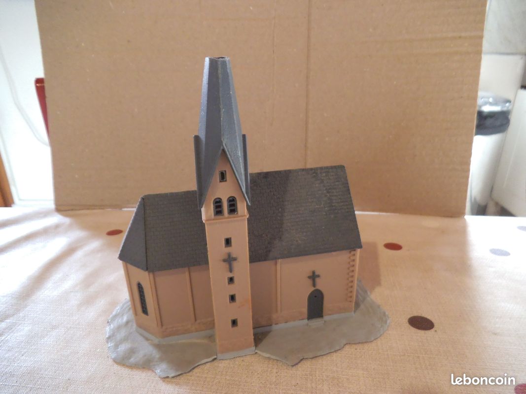FALLER 130238 Église en kit H0 - Lokschuppen Berlinski FALLER 130238 Église en kit H0 - Lokschuppen Berlinski