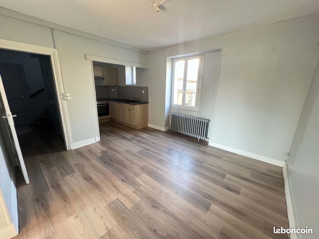Appartement 5 pièces 89 m² · à Lavault-Sainte-Anne · 89 m² · 630 €/mois