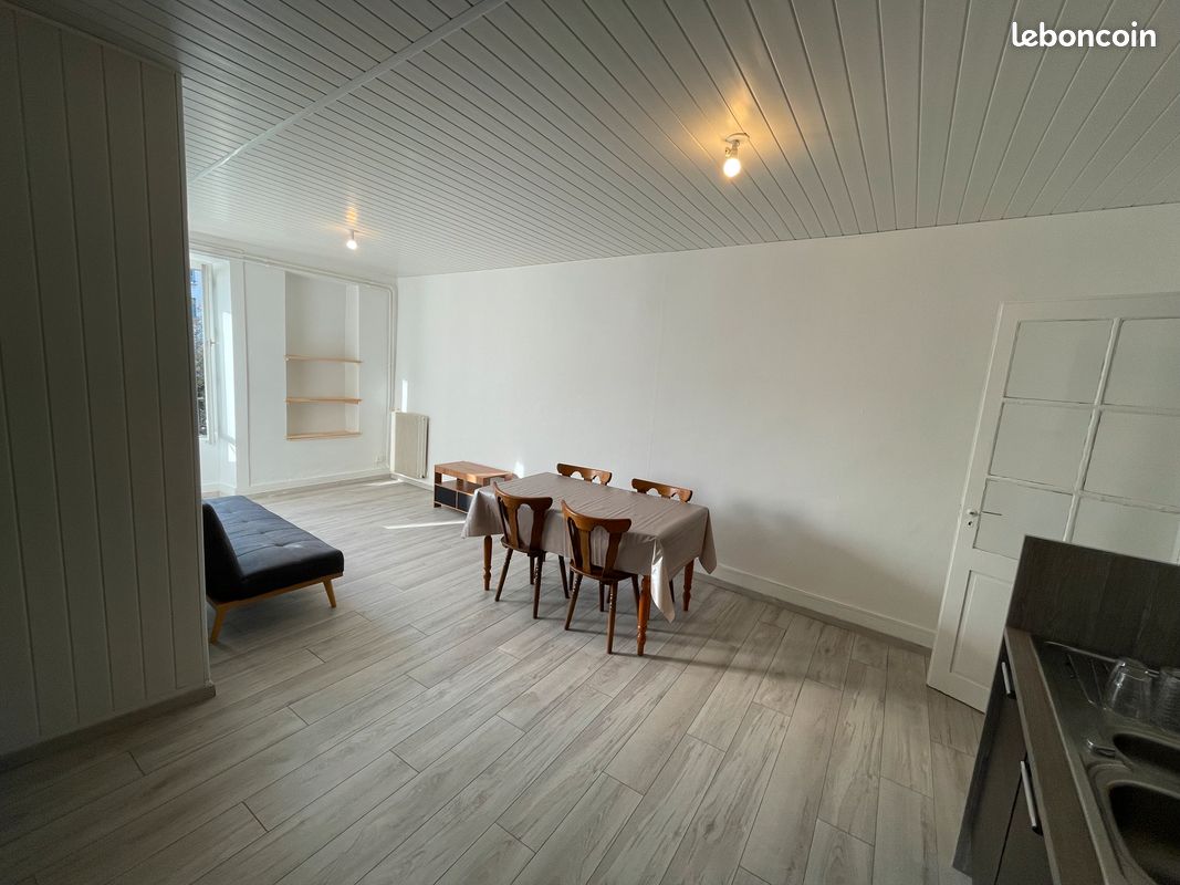 Appartement 2 pièces 44 m² · à Lons-le-Saunier · 44 m² · 550 €/mois