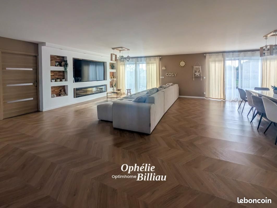 Maison 6 pièces 253 m² · à Aire-sur-la-Lys · 253 m² · 542 000 €
