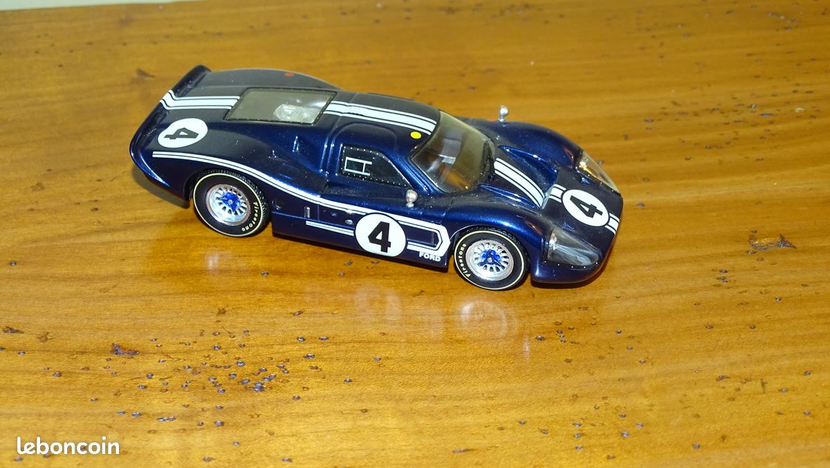 IXOMODELS - Voiture des 24h du Mans 2017 N°67 - FORD GT - 1/43