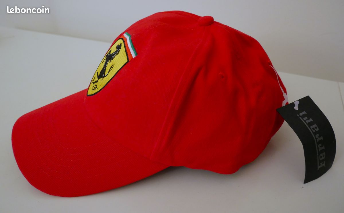 Casquette Ferrari neuf (image 2)