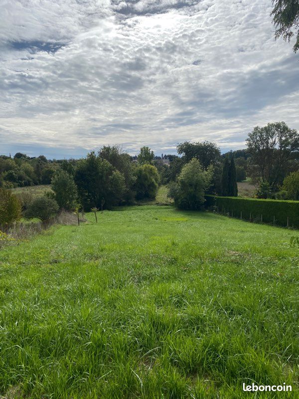 Terrain constructible à Taillebourg (17350) · 57 000 €