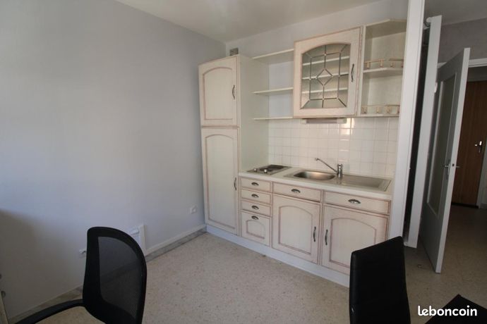 Studio 1 pièce 27 m²