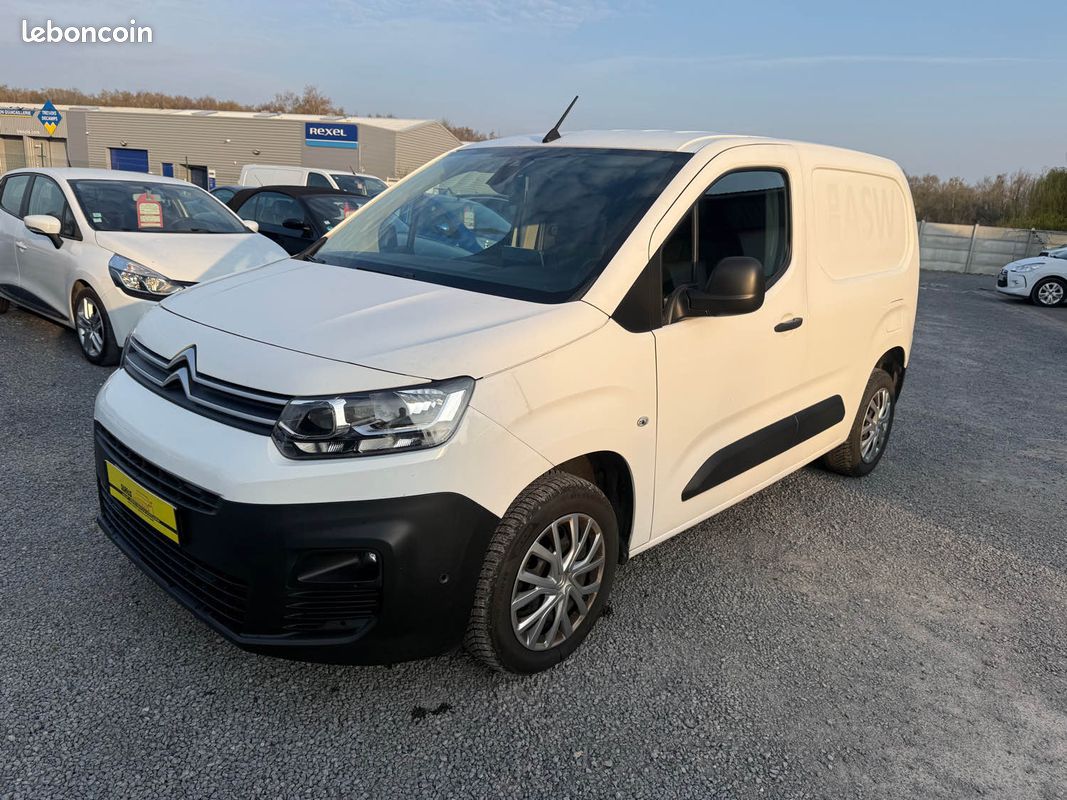 CITROEN BERLINGO CONFORT 1L5 HDI 130 CHX \"3 PLACES\" (image 3)