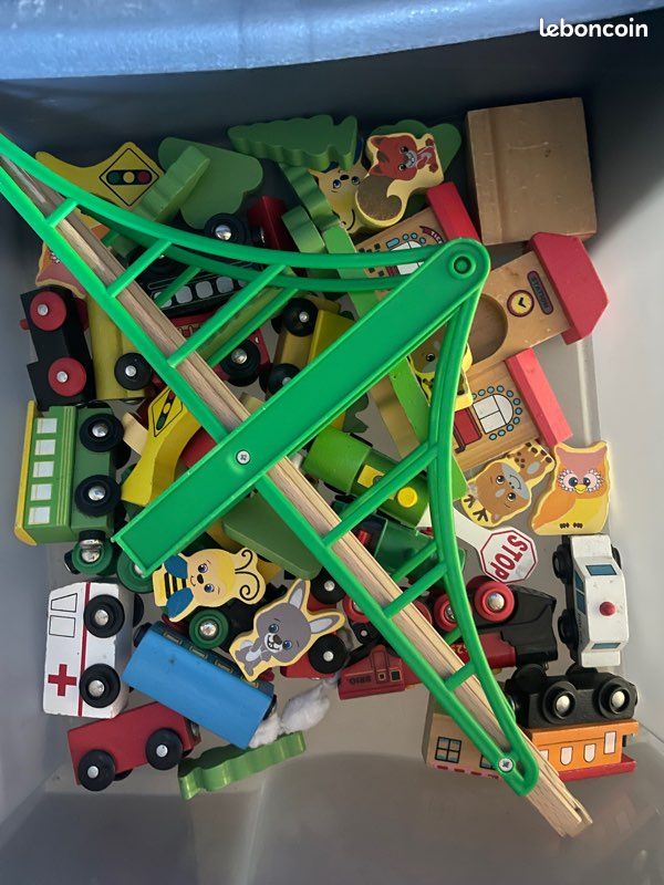 Petit train en bois (image 2)