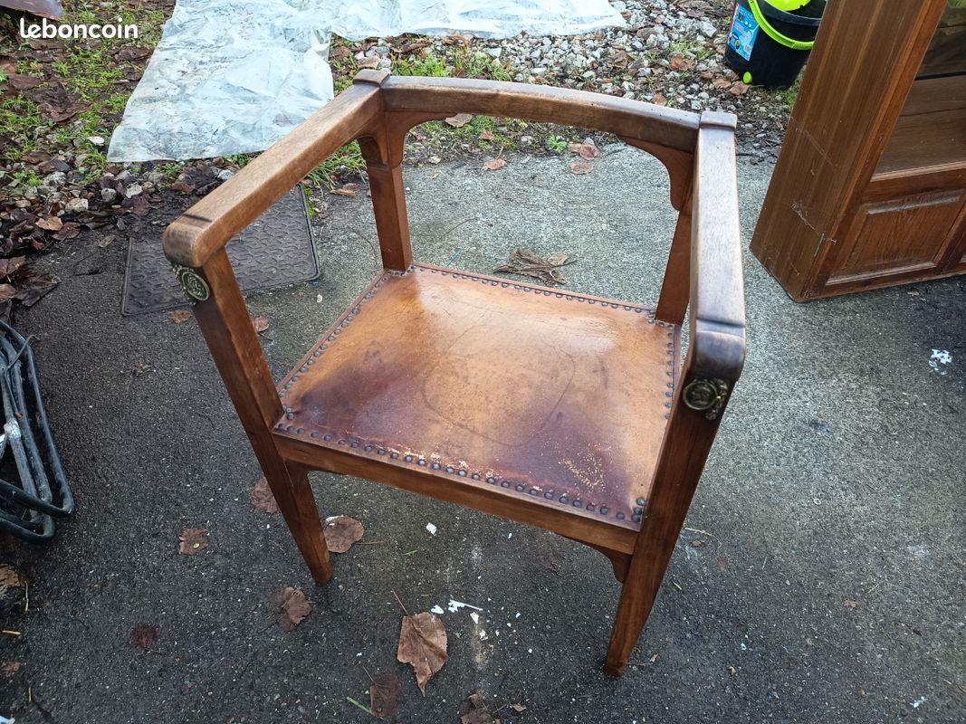 Fauteuil de bureau ancien en bois et cuir 1940 (image 1)