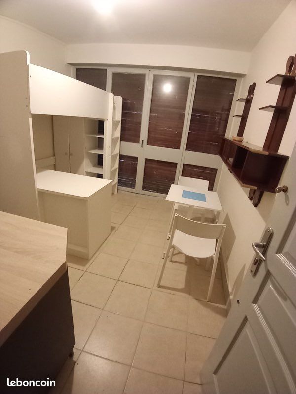Appartement 1 pièce 11 m² · à La Celle-Saint-Cloud · 11 m² · 540 €/mois
