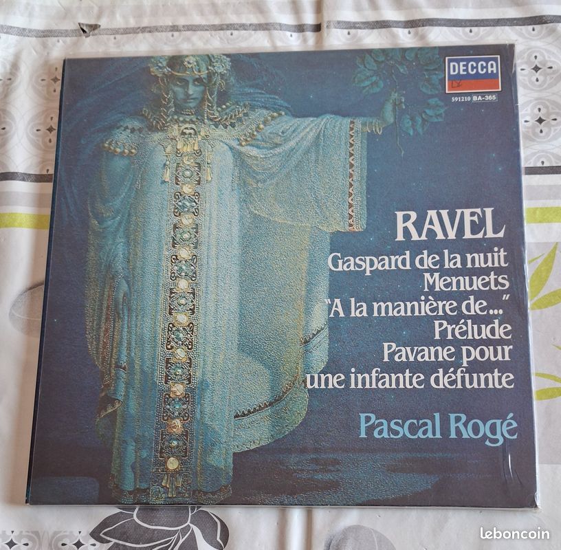 Disque vinyle 33T : RAVEL gaspard de la nuit Menuets " A la manière de..." Prélude Pavane pour une infante défunte PASCAL ROGE (image 1)