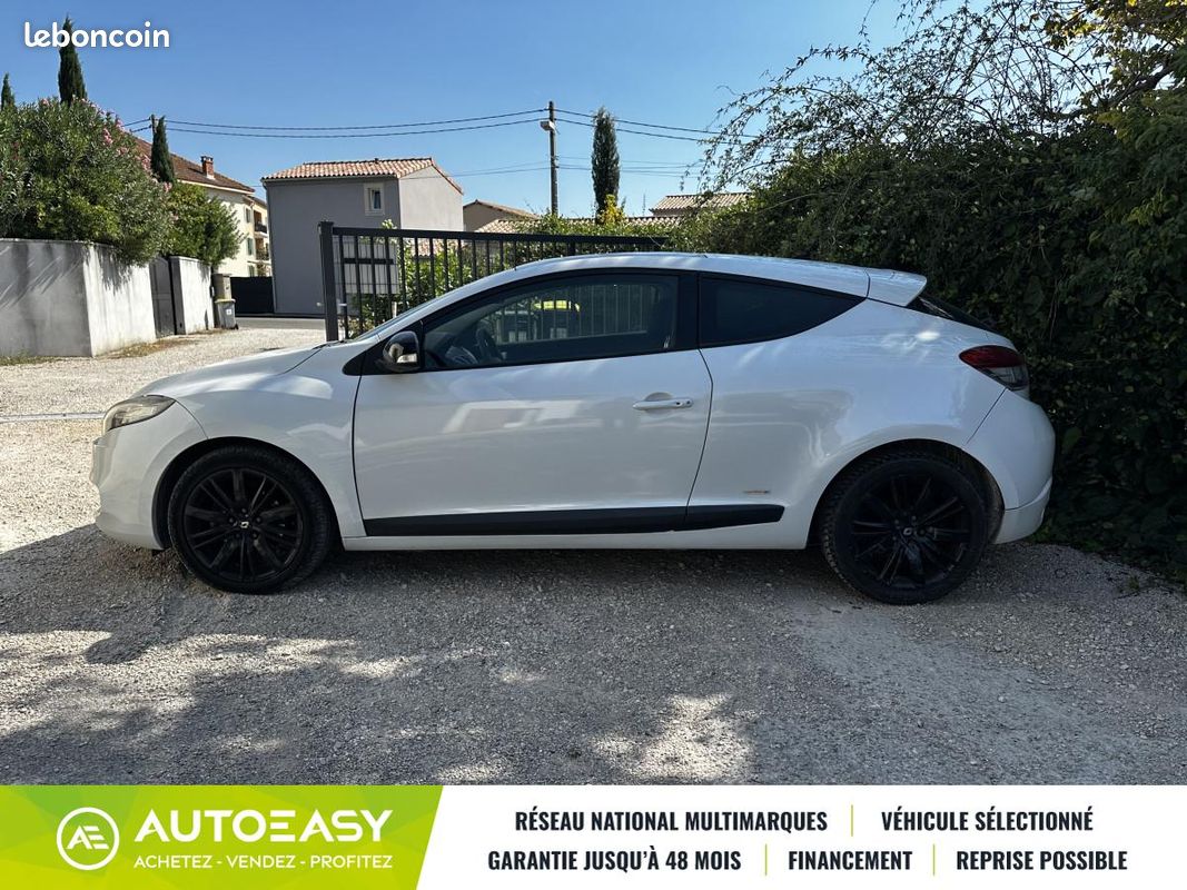 Renault Megane 3 Coupé 1.9 dCi 130ch FAP Monaco GP eco² Euro5 (image 2)