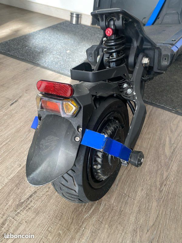 Trottinettes électrique Nami Klima Max // 30 Ah Trottinettes électrique Nami Klima Max // 30 Ah