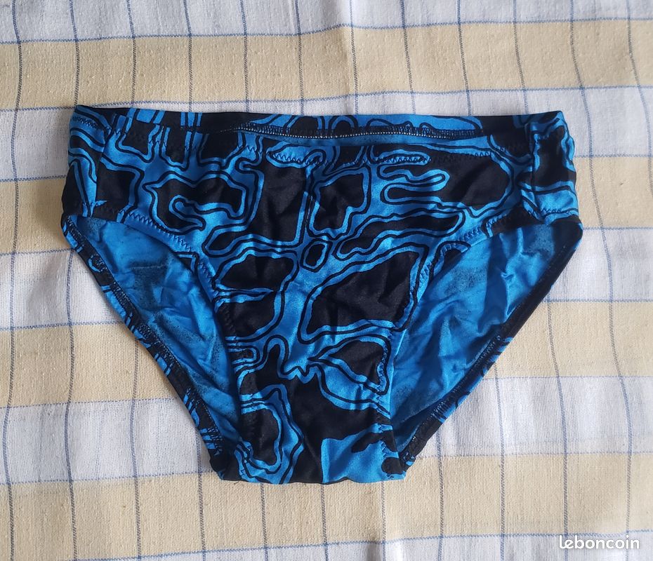 Maillot de Bain. Garçon. 8 ans (image 1)