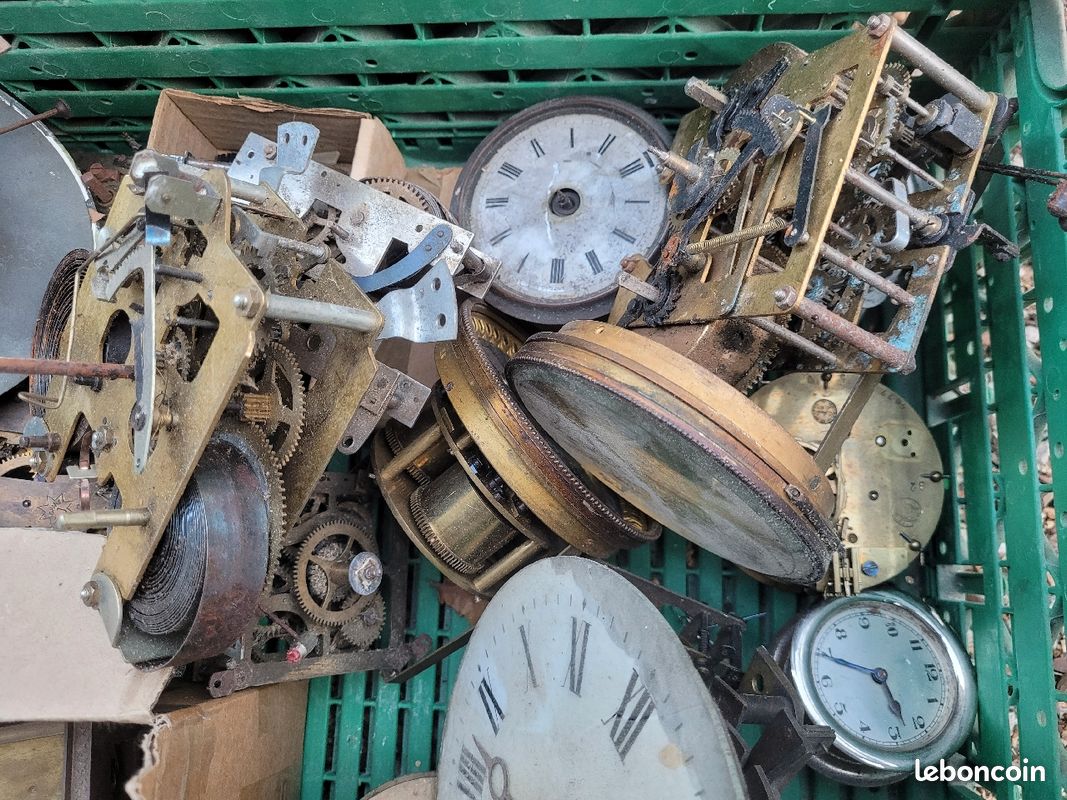 Lot De Pièces Détachées Horlogerie Vintage - Axes, Réveils, Pendules | Occasion, Vendu Pour Pièces Ou Réparation