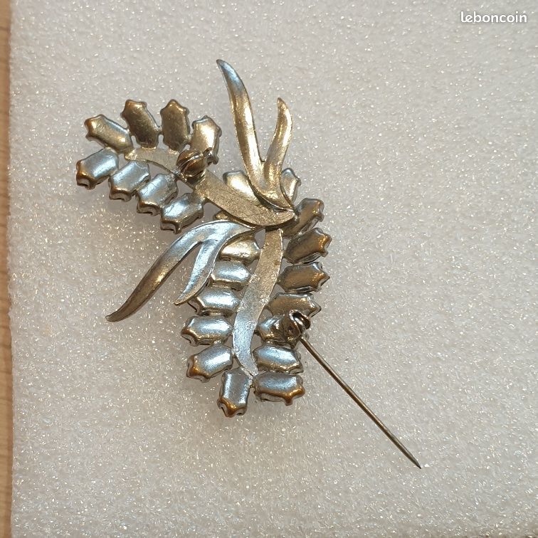 Broche Ancienne Avec Strass – Style Vintage – Alliage Argenté – Occasion – Bijou Fantaisie