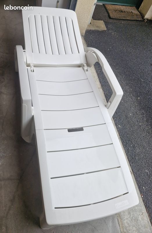 Bain de soleil Miami Grosfillex blanc avec et coussin bleu (image 9)