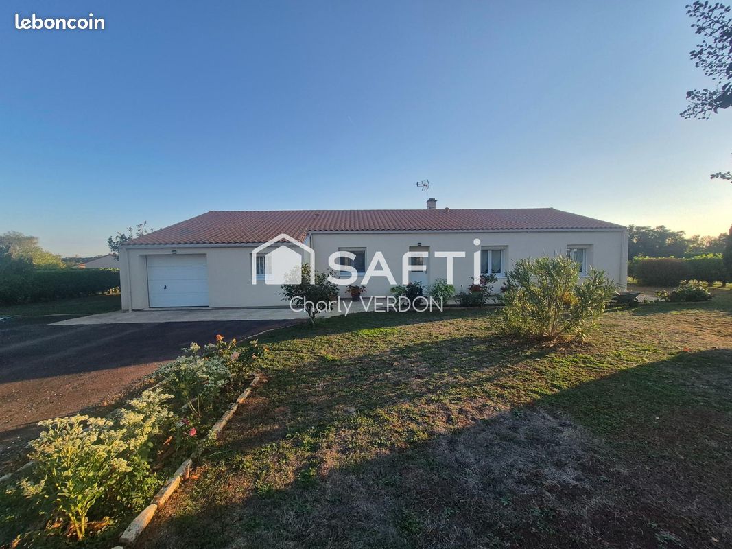 Maison 5 pièces 130 m² · à Saint-Romans-lès-Melle · 130 m² · 260 000 €