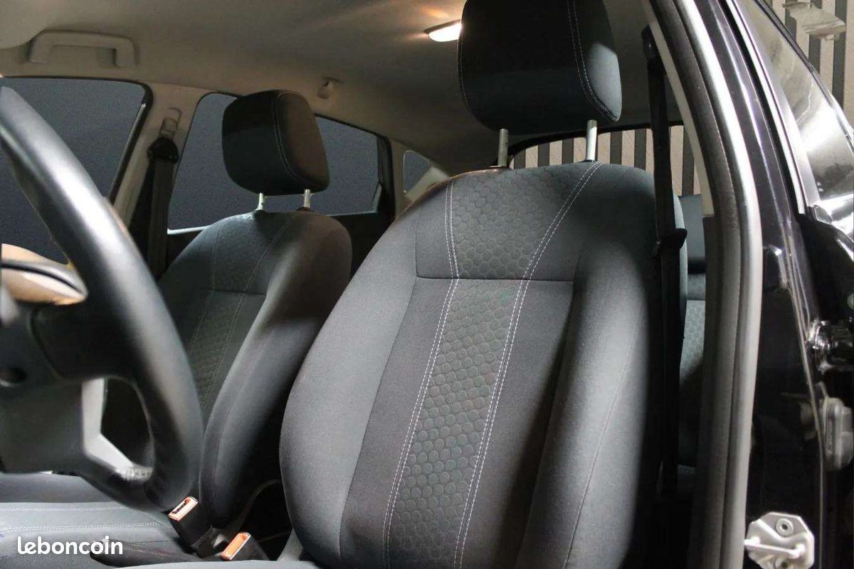 FORD FIESTA 1.6 TIVCT 120 TITANIUm (image 9)