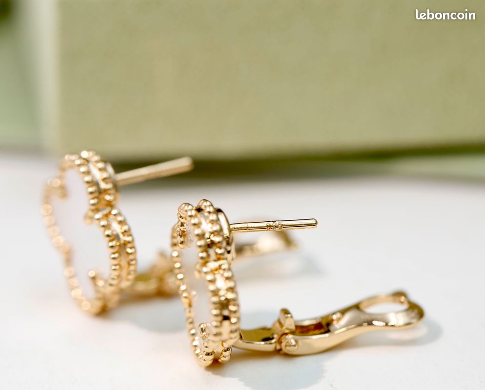 Boucles d’oreilles trèfle nacre blanche métal doré, (image 3)