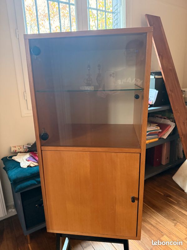 Meuble de rangement en bois avec vitrine (image 6)