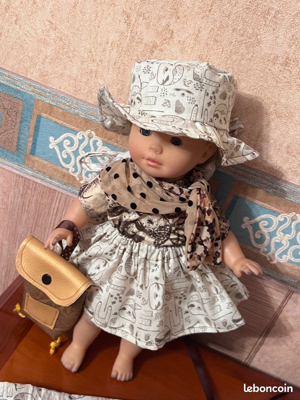 Tenue Vintage Imperméable Avec Béret Pour Poupée De 55 Cm - Marque Caprice