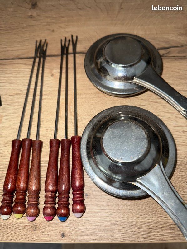 Service à fondue en fonte (image 3)
