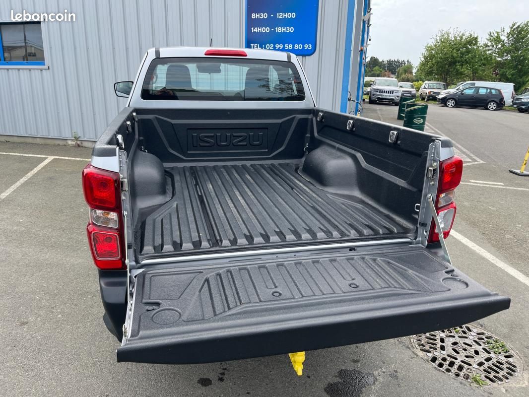 Isuzu D-max *31 658 HT* N60 SPACE CAB 1.9 164 CH 4X4 BVA B (image 9)