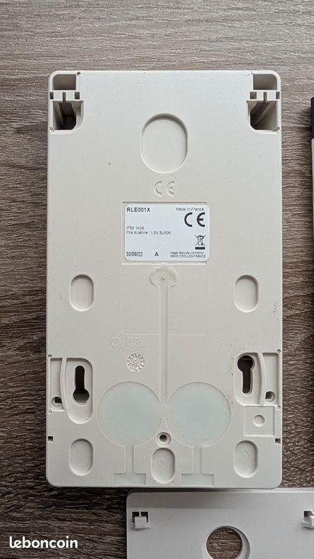 Emetteur universel HAGER pour l'extérieur étanche RLE001X
RLE001X (image 4)