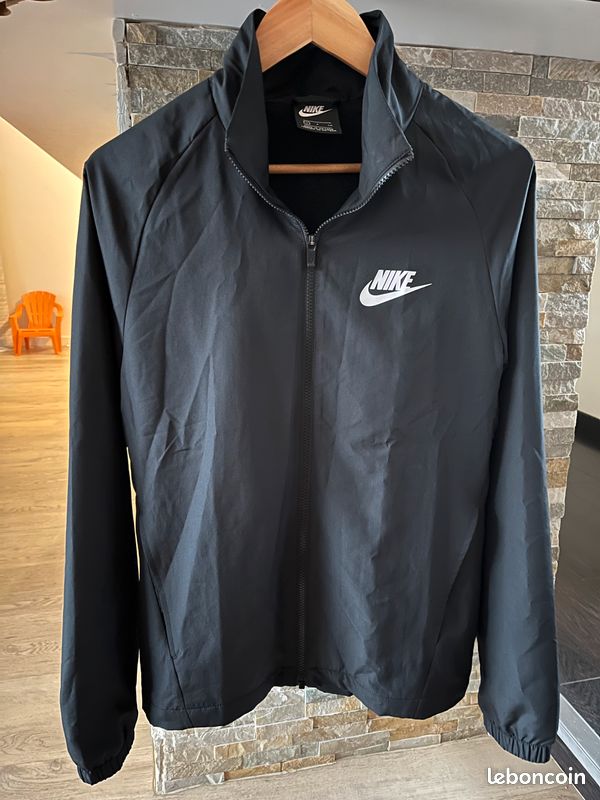 Veste légère Nike TAILLE S Vêtements