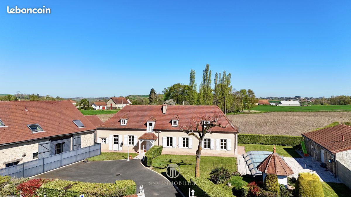 Maison 12 pièces 416 m² · à Vichy · 416 m² · 629 000 €