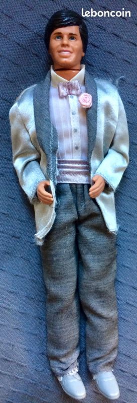 Ken avec sa tenue 1987 Barbie Perfume Pretty Giving Scented