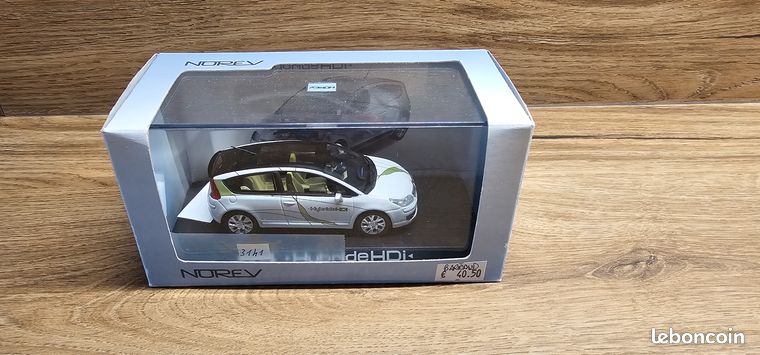 Citroën C-Elysée WTCC Lopez 2015 by Norev 1/43, neuve