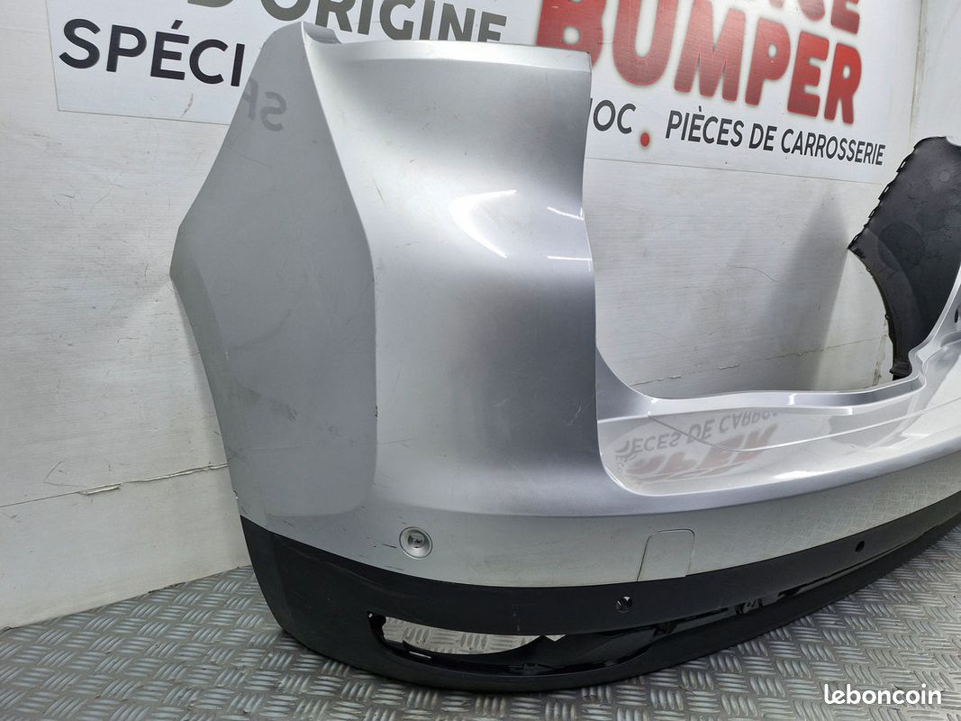 Pare-choc arrière Renault Grand Scénic 4 7 places avec emplacements radars (à partir de 10/2016) occasion d'origine (image 2)