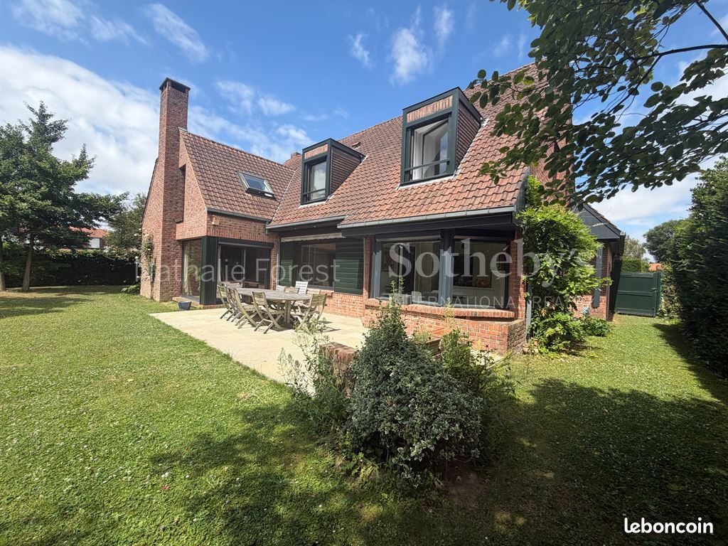 Maison 6 pièces 232 m² · à Marcq-en-Baroeul · 232 m² · 3 800 €
