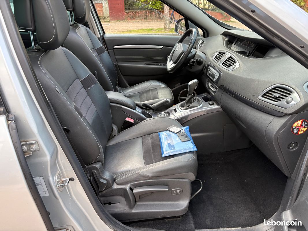 RENAULT SCENIC 1,5 DCI 110 ch BOSE EDC (image 10)