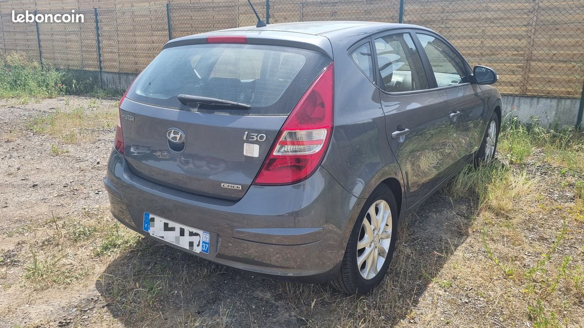 Hyundai I30 1.6 CRDI 115 Pack Edition (image 3)