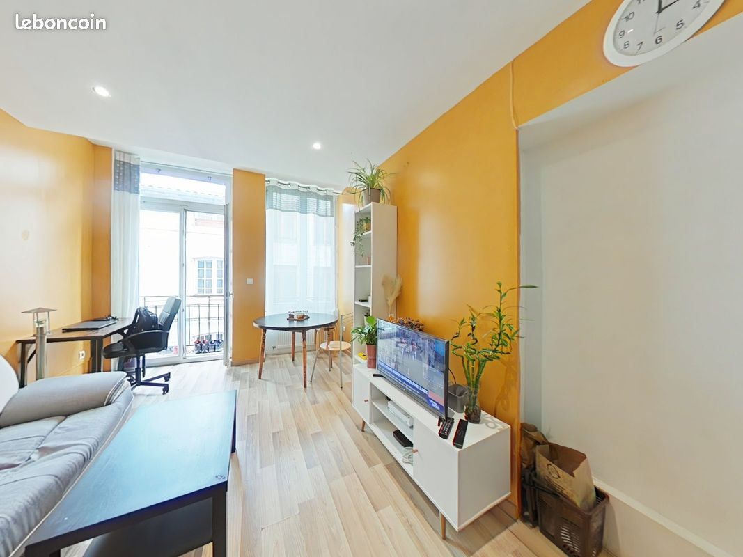 Appartement 3 pièces 49 m² · à Saint-Étienne · 49 m² · 500 €
