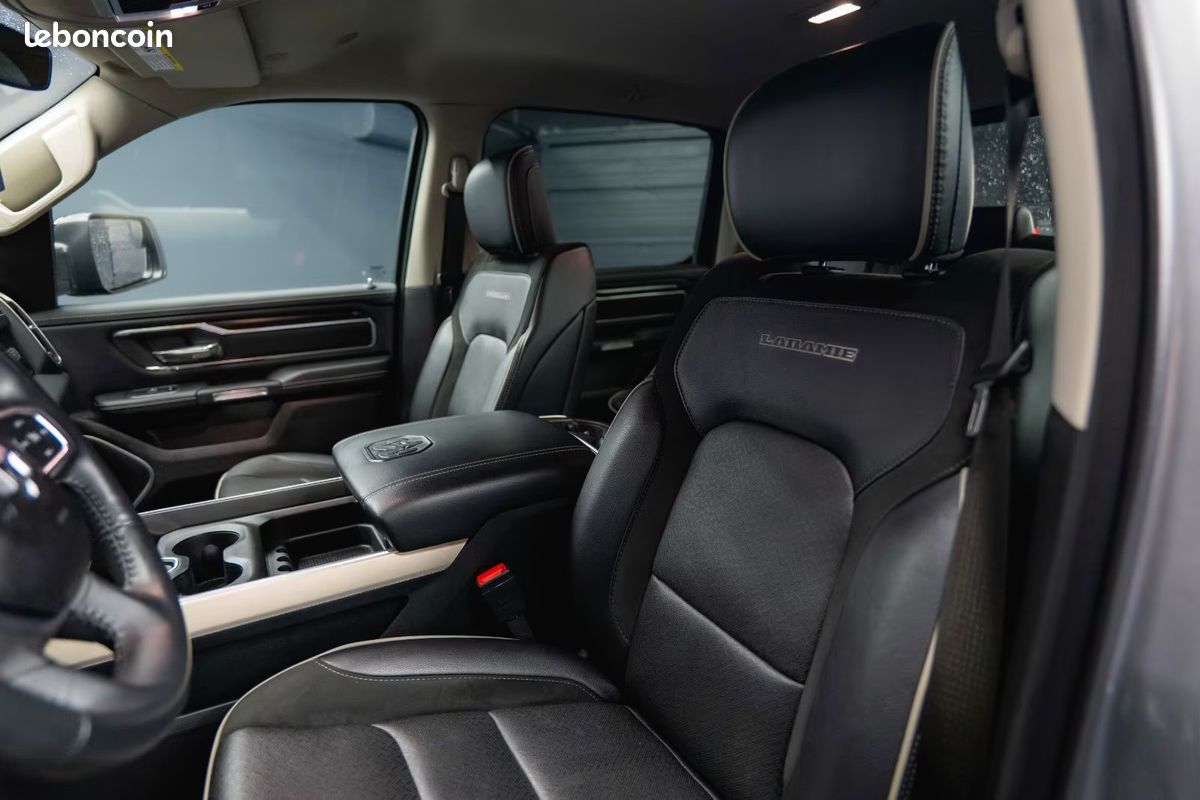 Dodge RAM 1500 Laramie Night Edition 5.7 V8 HEMI GPL 401 ch 4x4 – Offroad – BRC (image 26)