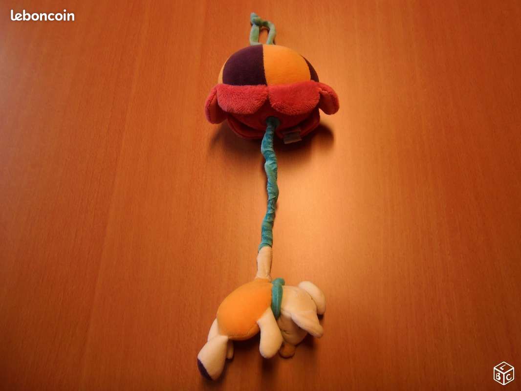 Suspension berceuse musicale doudou et compagnie (image 3)