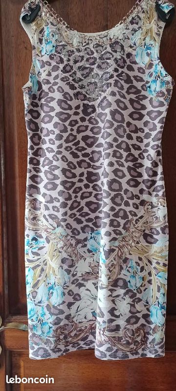 Robe 40 (image 2)