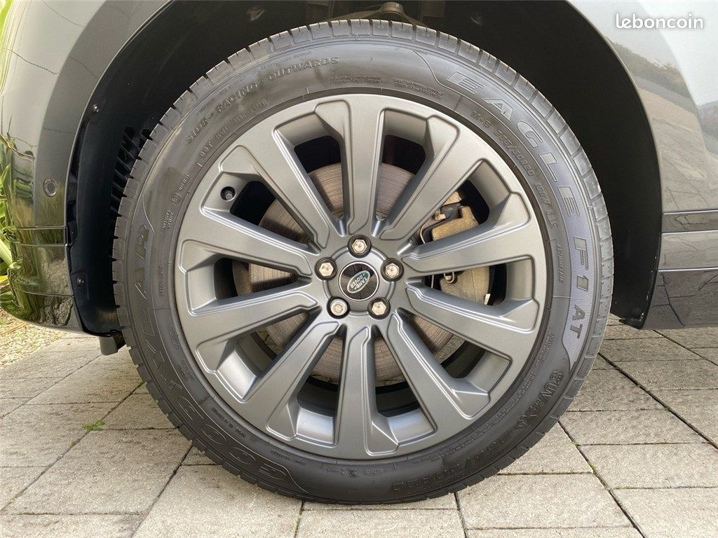 Land Rover Range Rover Velar 2.0L P400E PHEV 404CH SE R-Dynamic (image 9)