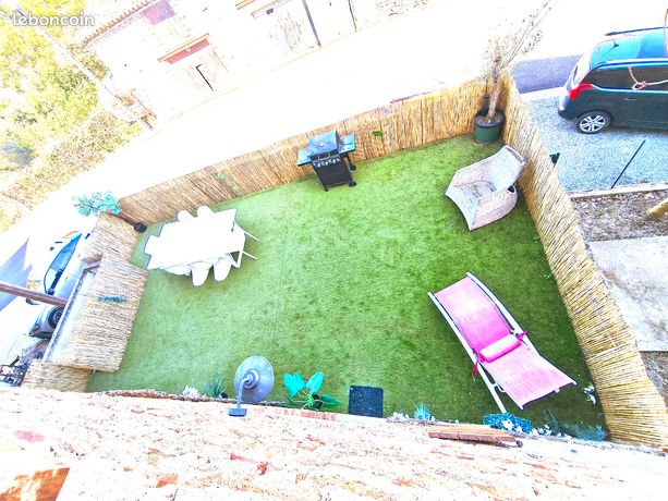 Maison avec extérieur