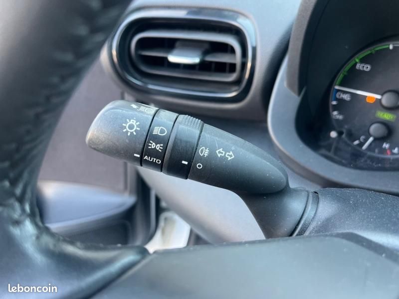 Toyota Yaris 116h Dynamic 5p MY22 (image 28)