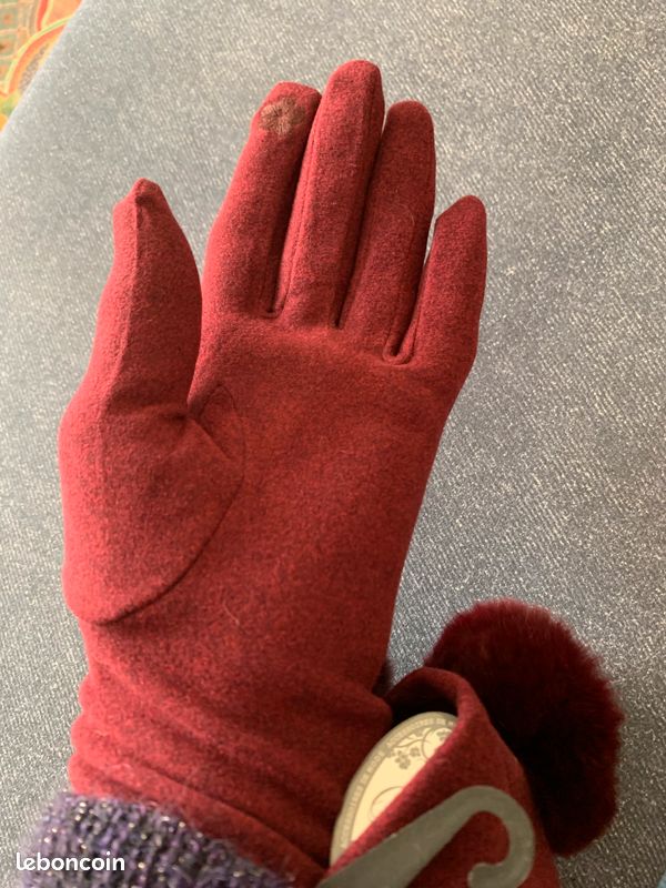 Neufs Jolis gants tactiles bordeaux avec pompons (image 7)